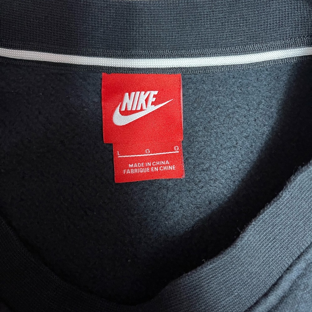 Nike Sweatshirt - Picture 3 of 3
